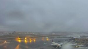ANAは台風26号で払い戻し無料？那覇便の対象日とJALとの違い